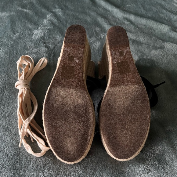 Journee Collection Black and Beige Espadrille Lace-up Wedges - Picture 7 of 12